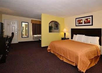 Econo & West - Energy Corridor Hotel