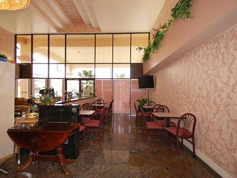 Econo & West - Energy Corridor Hotel
